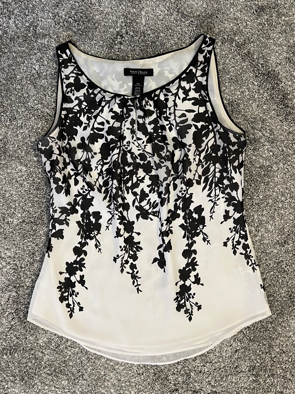 White House Black Market Black & White Floral Sleeveless Top
